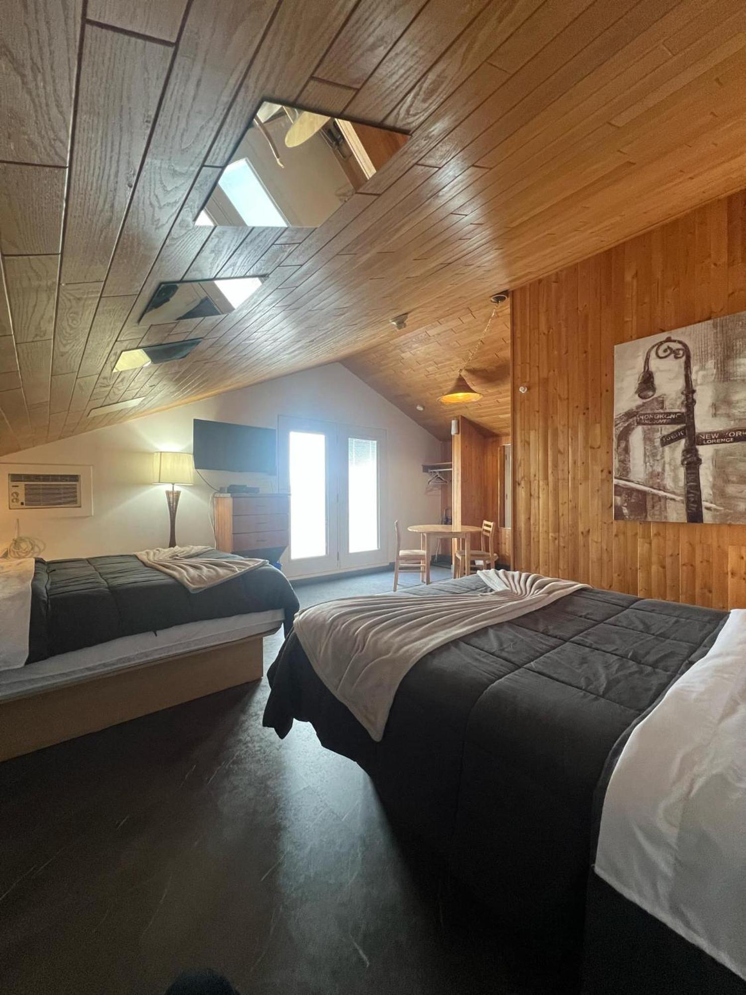 Hotel Auberge St-Felicien Saint Felicien Luaran gambar